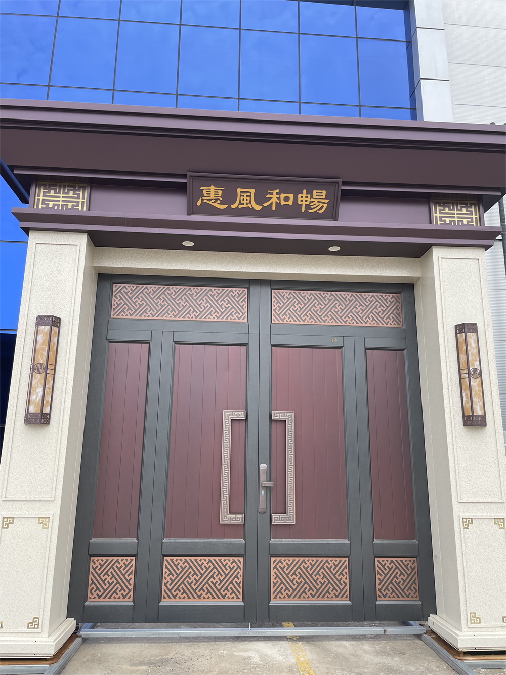 別墅銅門的性能特點(diǎn)